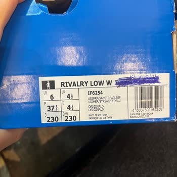 Sneaks Up Mağazasından Yanlış Numara Ayakkabı Ve Yetersiz Müşteri Hizmeti