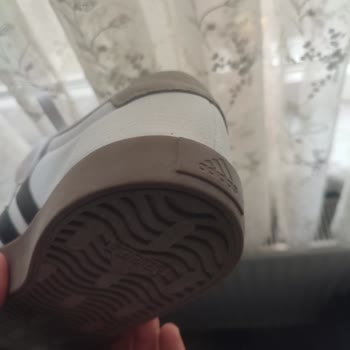 Adidas Ayakkabıda Erken Aşınma Ve Mağaza İlgisizliği
