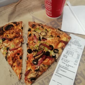 Bayat Ve Orantısız Dilim Pizza Deneyimi