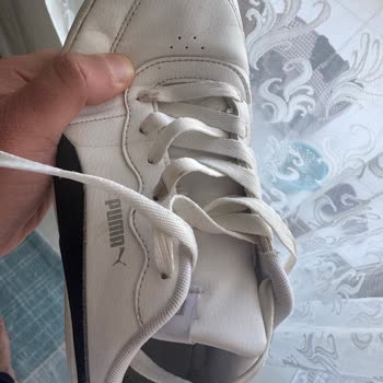 FLO Diyarbakır Şubesindeki Ayakkabı Sorunu Ve Destek Talebi