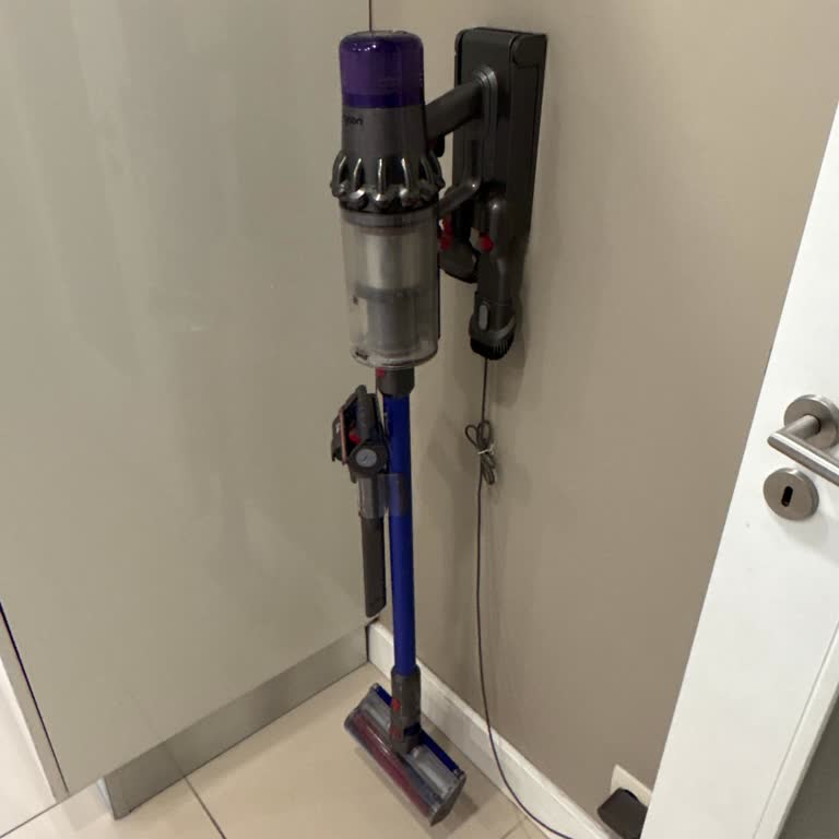 Dyson: Yüksek Fiyat, Düşük Hizmet