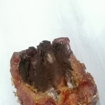 Kurtlu Makarna Ve Bozuk Hurma Şikayeti