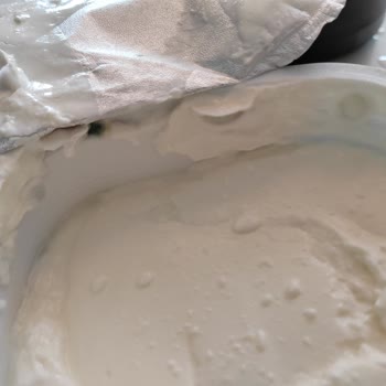 Sütaş Süzme Yoğurt SKT Dolmadan Küflendi
