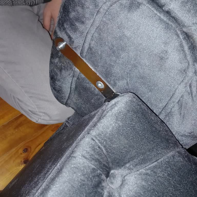 Fırat Mobilya (İstanbul) Kalitesiz Koltuk Takımı Ve İlgisiz Servis