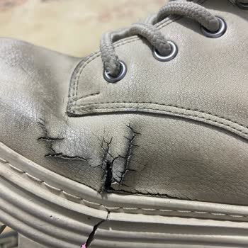 FLO'dan Aldığım Botlar Paramparça Oldu, İade Talebim Reddedildi!