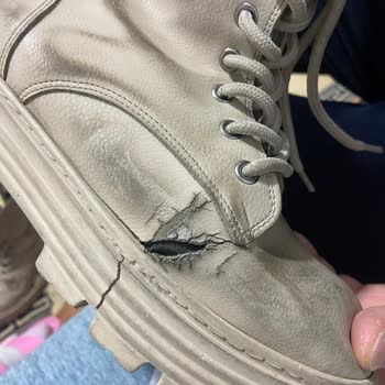 FLO'dan Aldığım Botlar Paramparça Oldu, İade Talebim Reddedildi!