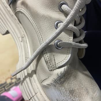 FLO'dan Aldığım Botlar Paramparça Oldu, İade Talebim Reddedildi!