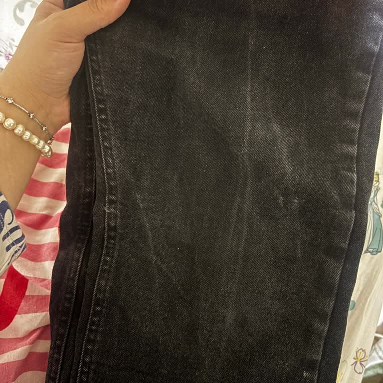 DeFacto Ürünlerinde Kalite Sorunu: Yazlık Gömlekler Ve Renk Atan Pantolon