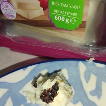 Beyaz Peynirde Hijyen Skandalı: Siyah Poşet Şoku!