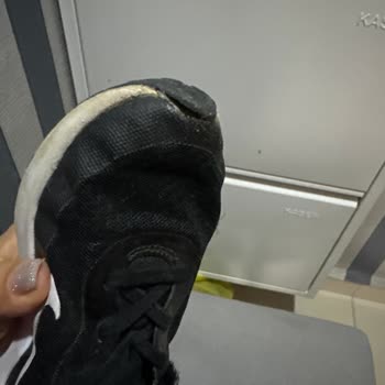 Nike Ayakkabının Kalite Sorunu: Beklenmedik Açılmalar Ve Eskime