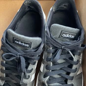 Adidas Spor Ayakkabının Kalitesizliği Ve Hatalı İnceleme