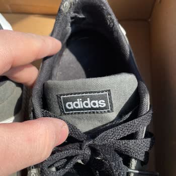 Adidas Spor Ayakkabının Kalitesizliği Ve Hatalı İnceleme