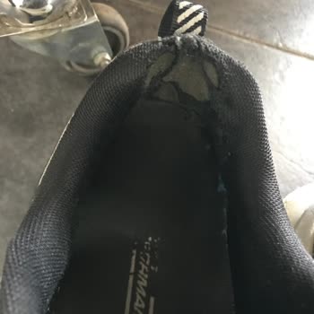 Ayakkabı Sorunu Ve İlgisiz Müşteri Hizmetleri