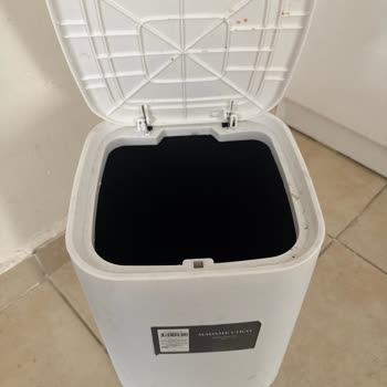 Madame Coco'dan Aldığım Çöp Kovası İçin Yedek Parça Arayışı