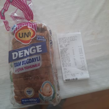 Tarihi Geçmiş Ürünlerle Dolup Taşan Raflar