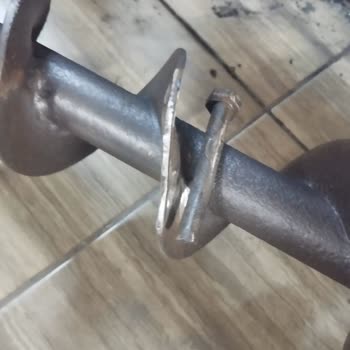 Akabe Kömür Çuvallarından Vida, Demir Parçaları Gibi Sarf Malzemeler Çıktı!