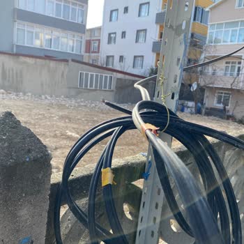 Türk Telekom İlgisizliği: Kopan Telefon Kablosu Ve Çözülemeyen Sorun