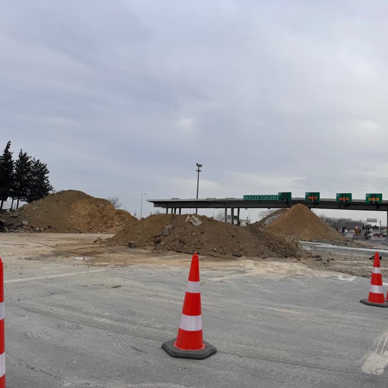 TEM Otoyolu'ndaki Gişe Düzenleme Çalışmaları Trafiği Felç Ediyor