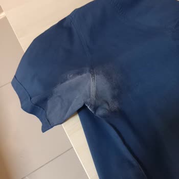 Old Spice дезодорант оставил пятна на одежде