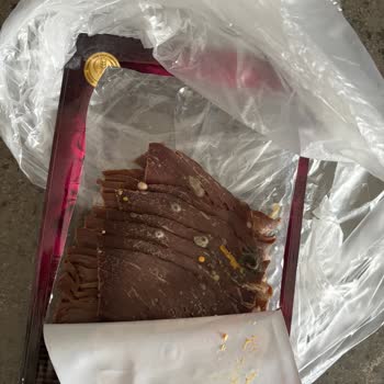 Migros'tan Gelen Bozulmuş Dana Füme Et Şoku