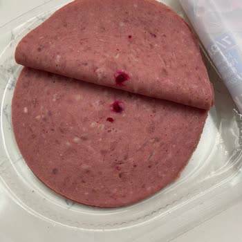 Namet Macar Salamda Şüpheli Kırmızı Lekeler