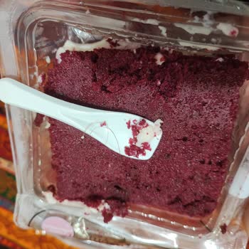 Hijyen Skandalı: Tatlıdan Çıkan Kıl Şoku