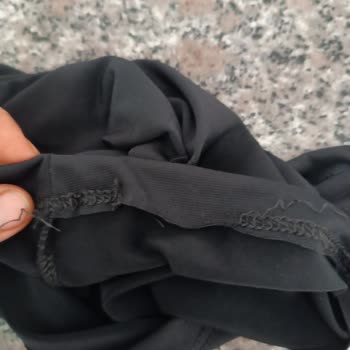 Lekeli Ceket Ve Sökük Bluz Sorunu