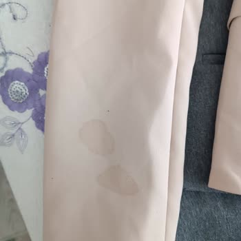 Lekeli Ceket Ve Sökük Bluz Sorunu