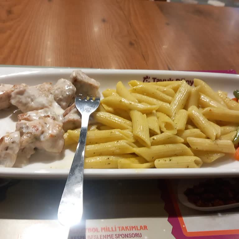 Soğuk Yemek Ve Küçük Porsiyon Sorunu