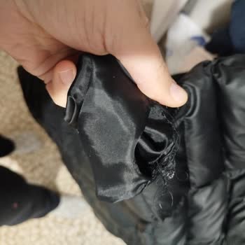 Yelek Kalitesizliği: Sürekli Yırtılan Cepler Ve Astar