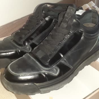 Tamer Tanca Ayakkabıda Küf Kokusu ve Yetersiz Çözüm