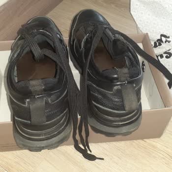 Tamer Tanca Ayakkabıda Küf Kokusu ve Yetersiz Çözüm