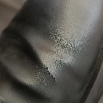 FLO'dan Aldığım Ayakkabıda Erken Çatlak Sorunu