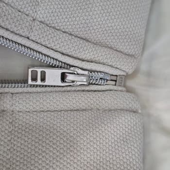 LCW Online Alışverişte Çifte Hayal Kırıklığı: Bozuk Fermuar Ve Yanıltıcı Renkler!