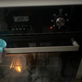 Ferre Ankastre Fırın Kendi Kendine Kapanıyor