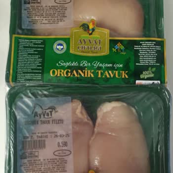 Tazemasa Tavuğun Rengi Farklı Bir Renkte