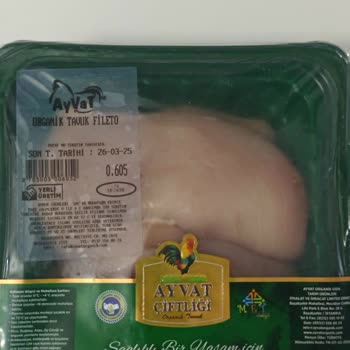 Tazemasa Tavuğun Rengi Farklı Bir Renkte