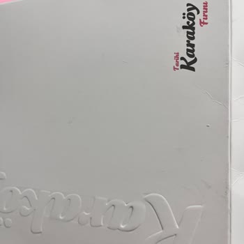 Tarihi Karaköy Fırını Bozuk Pasta İle Hayal Kırıklığı