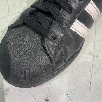 Adidas Ayakkabıda Tekrarlayan Üretim Hatası Ve Değişim Sorunu