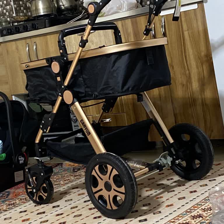 Eksik Aparat Nedeniyle Kullanılamayan Bebek Arabası