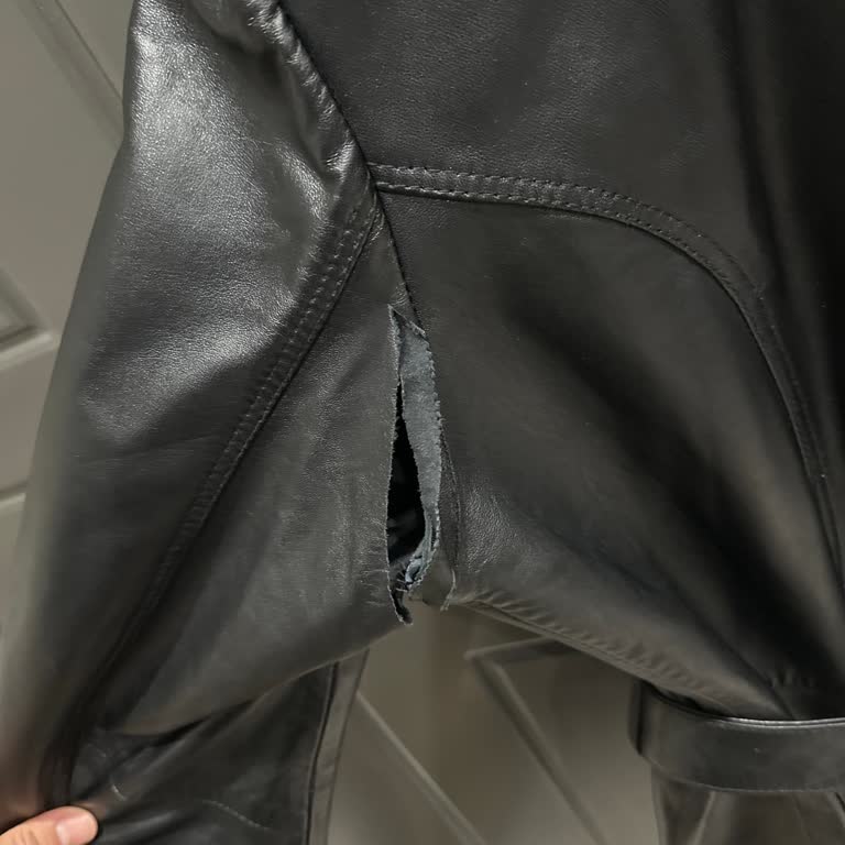 Derimod'dan Aldığımız Ceket İlk Giyimde Yırtıldı Ve İade Sorunu Yaşadık