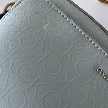 Calvin Klein Çanta Renk Değişikliği Ve Müşteri Memnuniyetsizliği