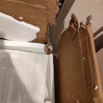 MNG Kargo Paket Yırtık Ve Hasarlı Bir Şekilde Geldi