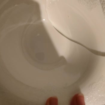 MNG Kargo Paket Yırtık Ve Hasarlı Bir Şekilde Geldi