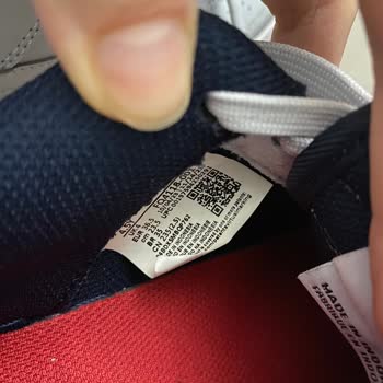 Ayakkabının Yırtılması Ve Mağaza İlgisizliği