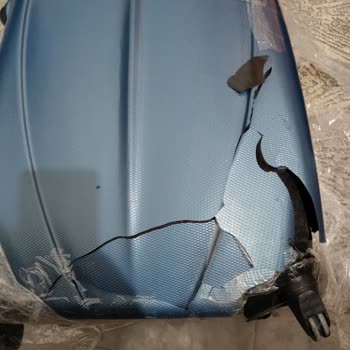 Ajet İle Uçuş Sonrası Hasarlı Bavul Sorunu