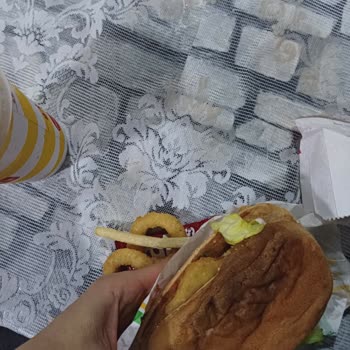 Gece Siparişi Fiyaskosu: Dökülen Kola Ve Eksik Ürünler
