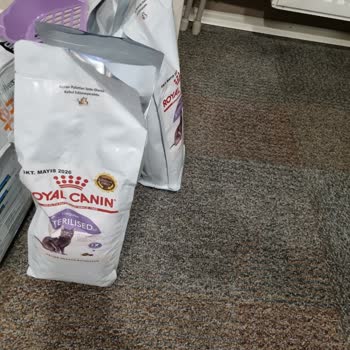 Hepsiburada'dan Aldığım Kedi Maması Orijinal Değil