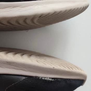 Skechers Ayakkabılarında Eşzamanlı Dikiş Açılması Sorunu