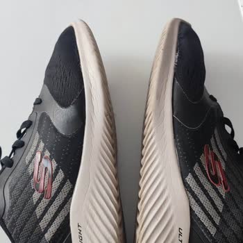 Skechers Ayakkabılarında Eşzamanlı Dikiş Açılması Sorunu
